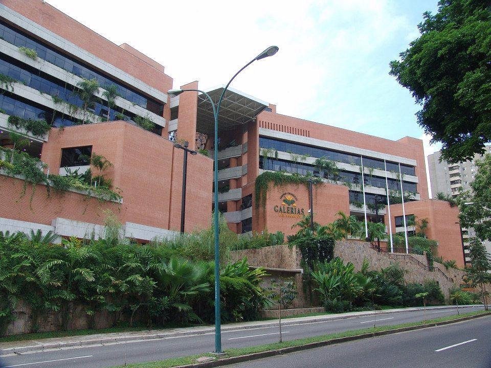 Opinión Plaza Comercial Los Naranjos: Reviews y Experiencias Reales